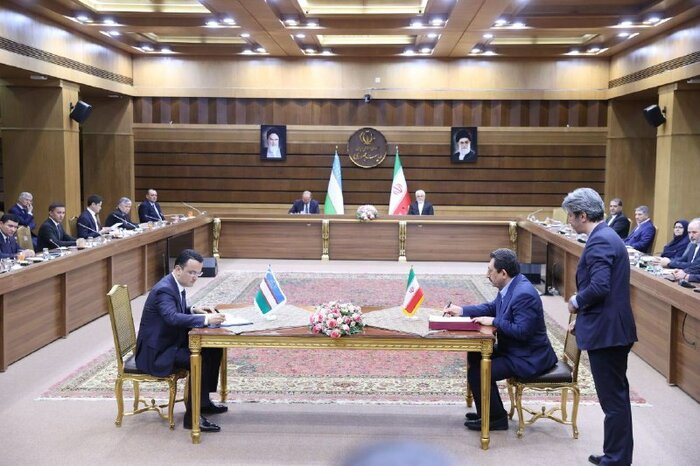 Irán y Uzbekistán firman 4 documentos de cooperación conjunta