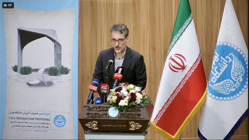 الگوی جدید آموزشی با استفاده از فضای دیجیتال در دانشگاه‌ها طراحی شود
