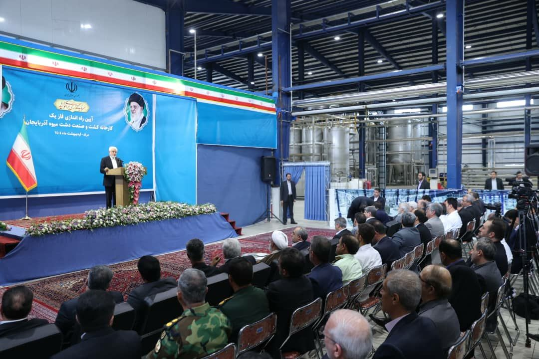 عارف: اجازه نمیدهیم موانعی بر سر راه تولیدکنندگان ایجاد شود