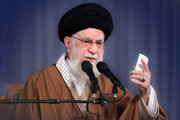 د ایران مشر: مسلمانان باید اجازه ورنکړي چې دښمن ذهنونه د فلسطین له مسئلې څخه واړوي.