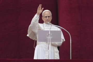 Premier message du pape Léon XIV aux puissances mondiales : « Plus jamais la guerre »