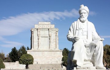 بزرگداشت فردوسی/ پایتخت معنوی کشور میزبان مفاخر ملی و فرهنگی است