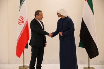 Rencontre d’Araghchi avec le vice-Premier ministre et ministre des A.E. des Émirats