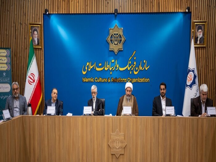 بزرگترین خدمات به روابط فرهنگی دو کشور آموزش زبان آنهاست