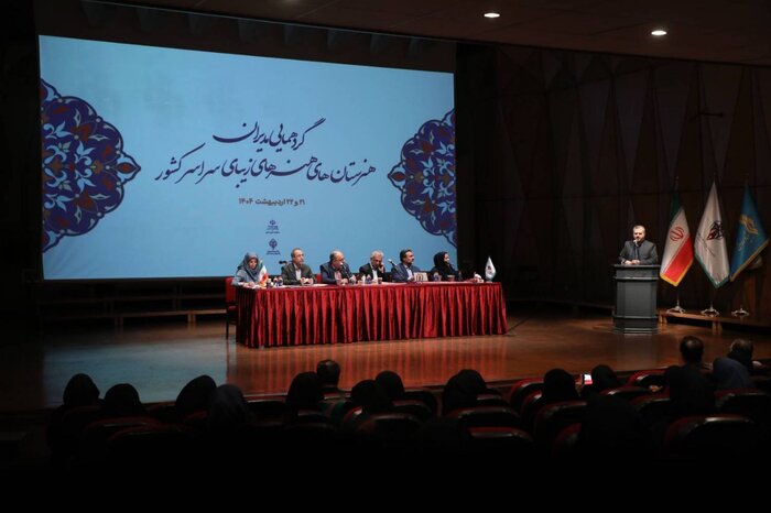 نیازمند بازنگری و تحول در فرهنگ، هنر و آموزش هستیم