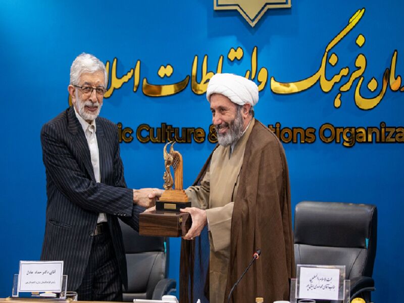 بزرگ‌ترین خدمت به روابط فرهنگی دو کشور آموزش زبان آنها است