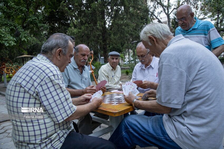 سال ۱۴۳۰ از هر ۴ ایرانی یک نفر سالمند است