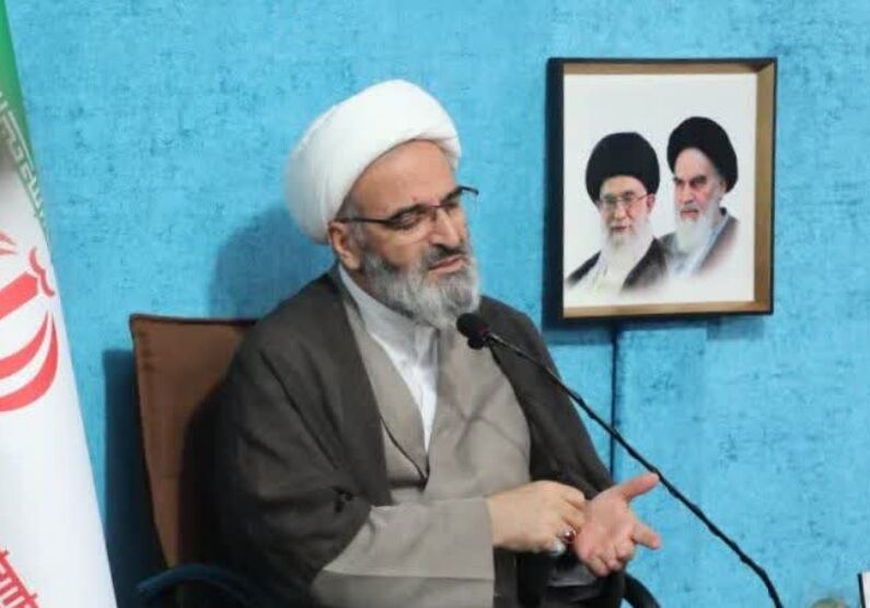 امام جمعه سمنان: روابط‌عمومی‌ها واسط مدیران و مردم در جریان اطلاع‌رسانی هستند