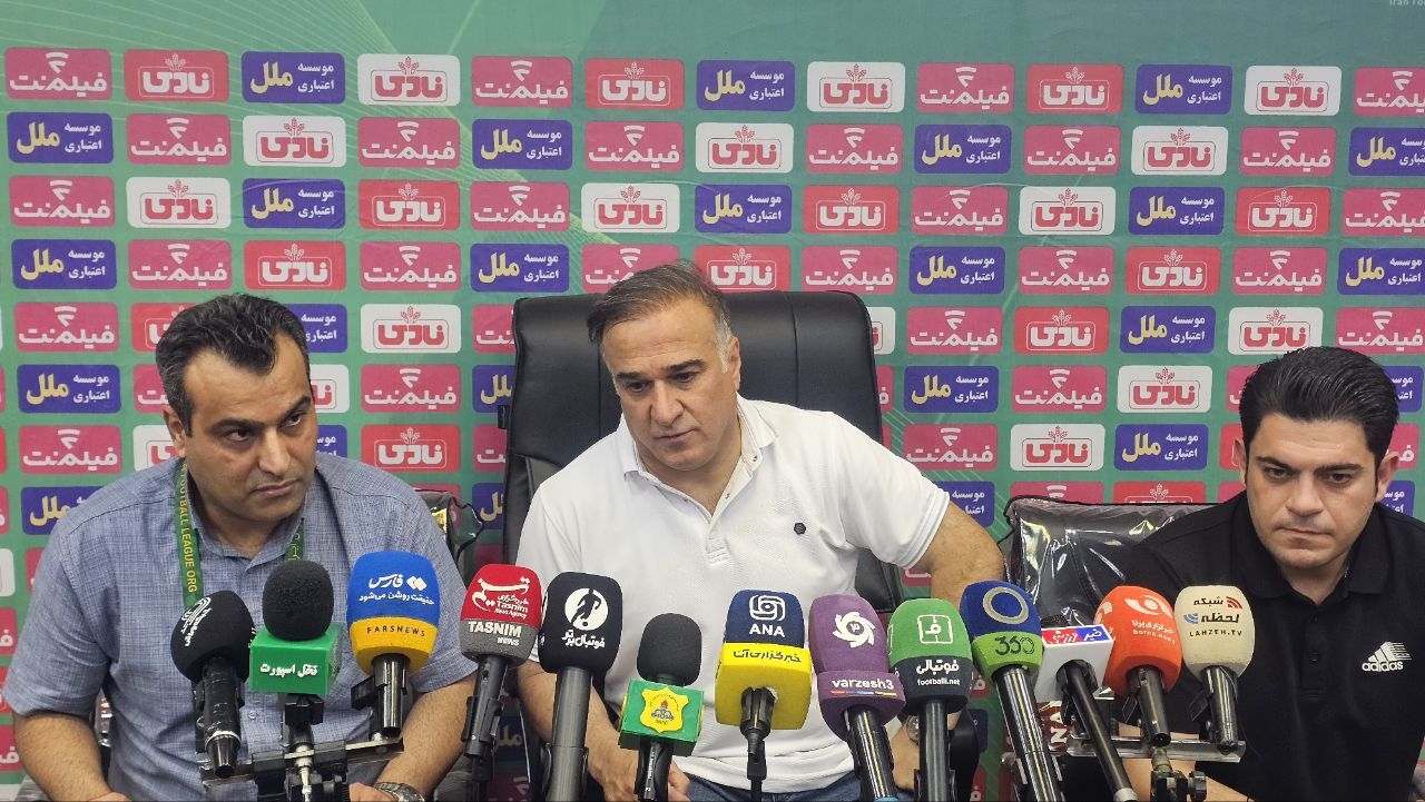 سرمربی پیکان: داور سر ما را برید