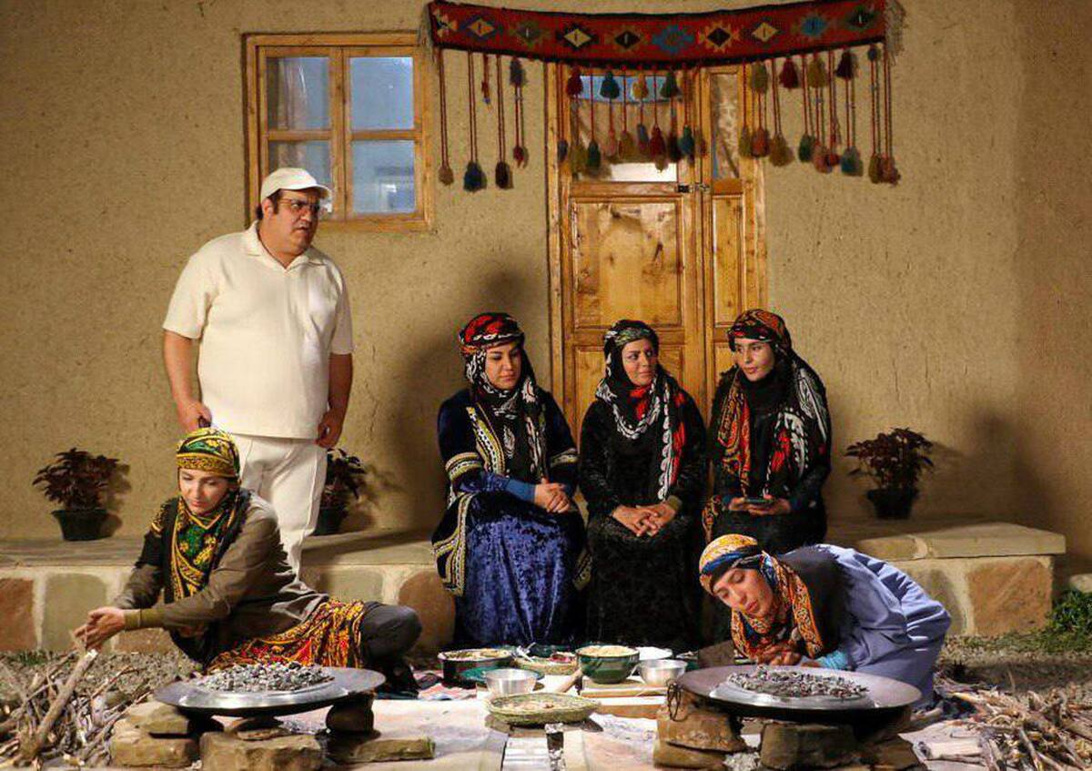 حضور رهبر انقلاب در نمایشگاه های کتاب مستند شد/