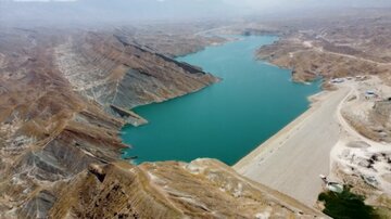 آبیاری نخیلات شبکه اهرم بوشهر آغاز شد