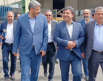 بازدید معاون استاندار تهران از بخش صنعتی قرچک+فیلم