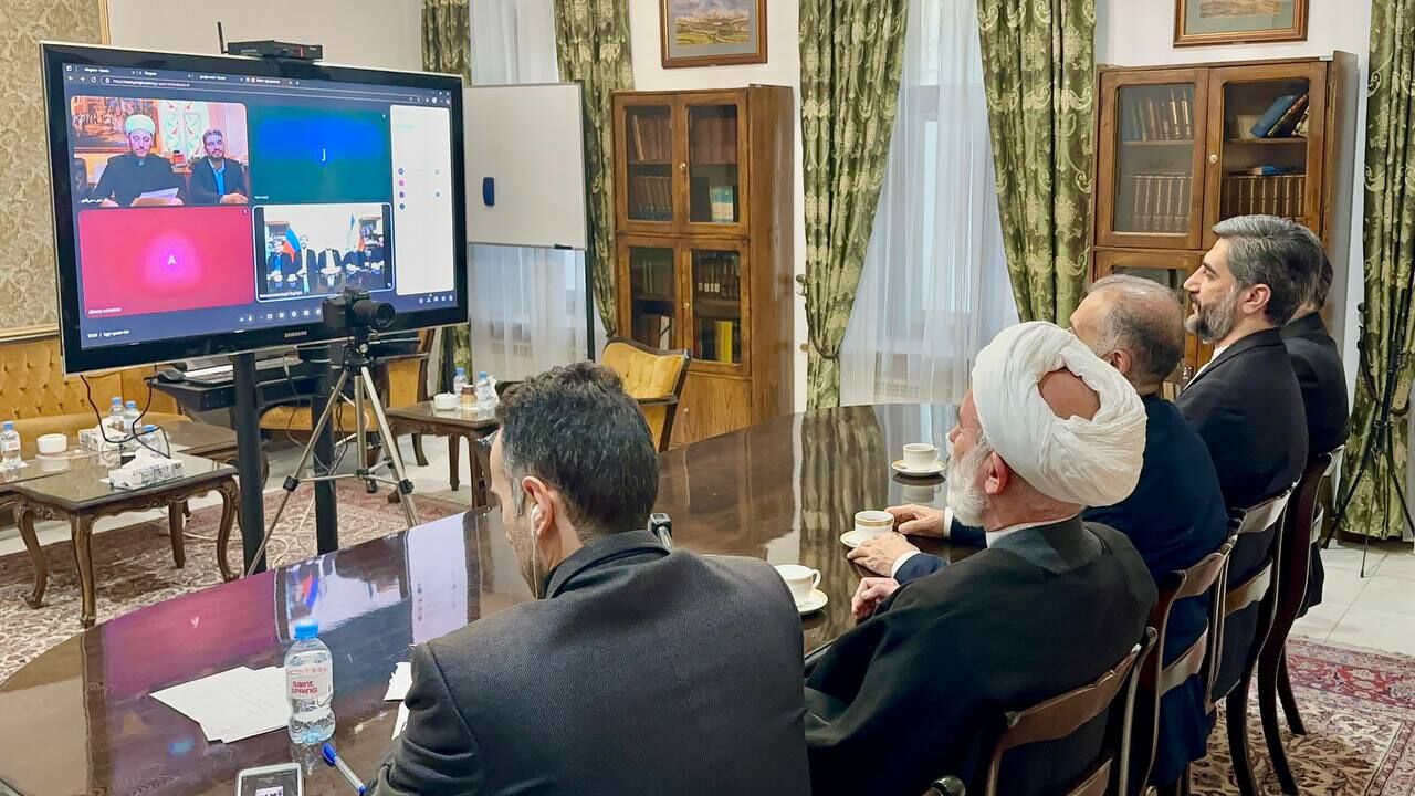 یادکردی از اقامه نماز شهید رئیسی در کرملین در آستانه سالگرد شهدای خدمت