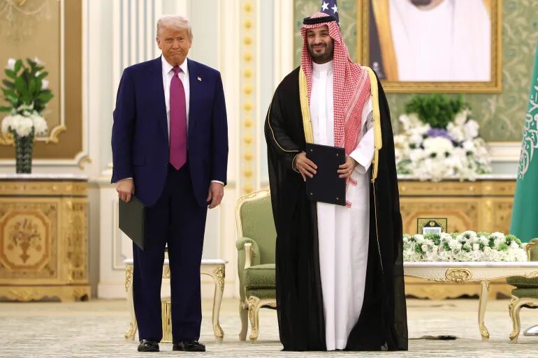 کاخ سفید: آمریکا قرارداد ۱۴۲ میلیارد دلاری فروش تسلیحات با عربستان امضا کرد + فیلم