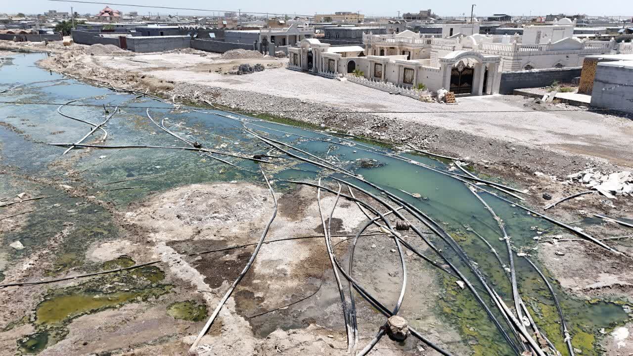 مرزبانان‌ هرمزگان ۴۰۰ هزار لیتر سوخت قاچاق در «بندر کلاهی میناب» کشف کردند