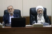 آیت الله آملی لاریجانی: اظهارات سخیف ترامپ ناشی از عدم تعادل فکری است