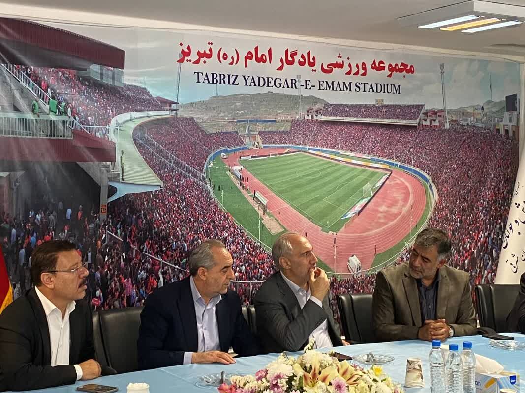 رئیس سازمان برنامه و بودجه: دولت از نماینده فوتبال ایران در آسیا حمایت میکند رئیس سازمان برنامه و بودجه: دولت از نماینده فوتبال ایران در آسیا حمایت میکند