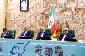 رئیس‌جمهور چهار پروژه مهم صنعتی، زیربنایی و کشاورزی در کرمانشاه را افتتاح کرد