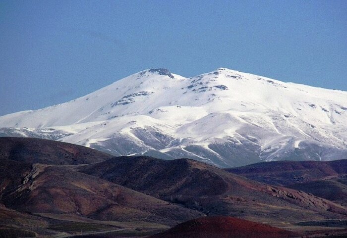 بارش برف ارتفاعات تکاب را سفیدپوش کرد