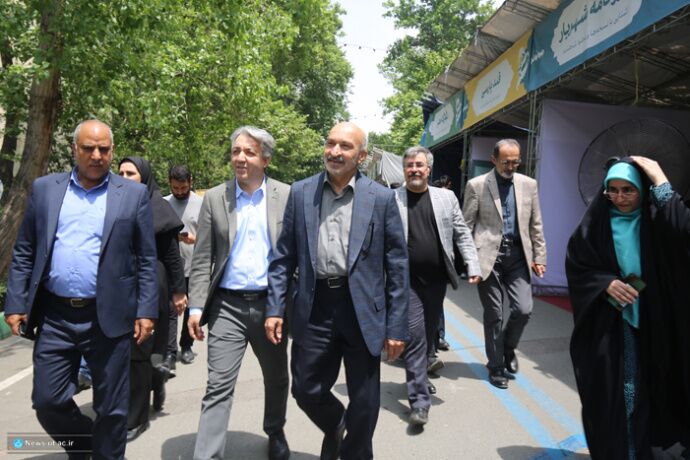 از زبان فارسی و مقام فردوسی آنگونه که باید پاسداری نکرده‌ایم