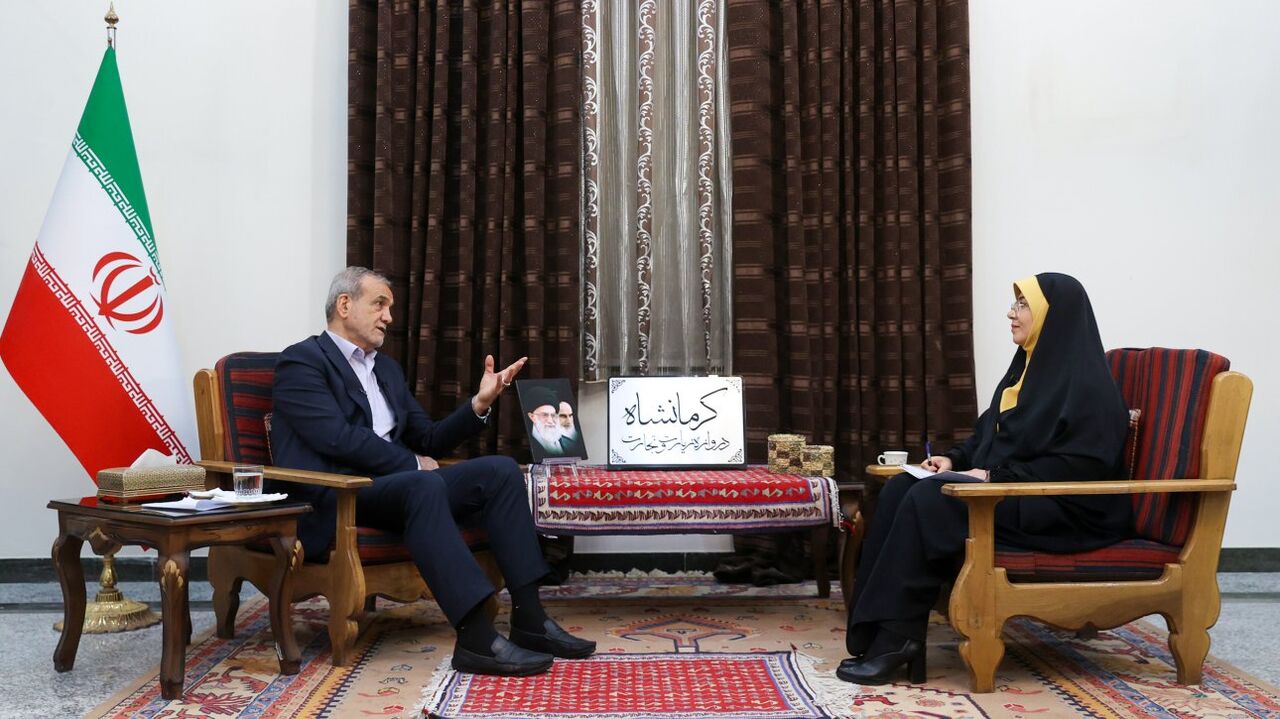 پزشکیان: در سفر به کرمانشاه بیش از ۷ هزار میلیارد تومان سرمایه‌گذاری افتتاح شد