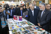El presidente iraní visita la Feria Internacional del Libro de Teherán
