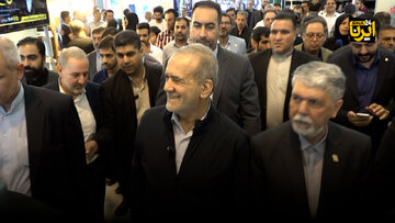 رئیس جمهور از نمایشگاه کتاب تهران بازدید کرد