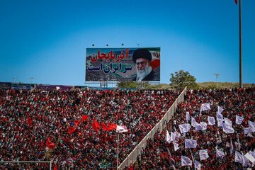 هواداران تراکتور رکورد گینس را شکستند+ فیلم