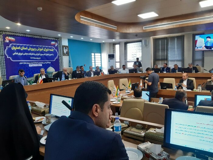 تبدیل وضعیت نیروهای حقالتدریس اصفهان ضروریست
