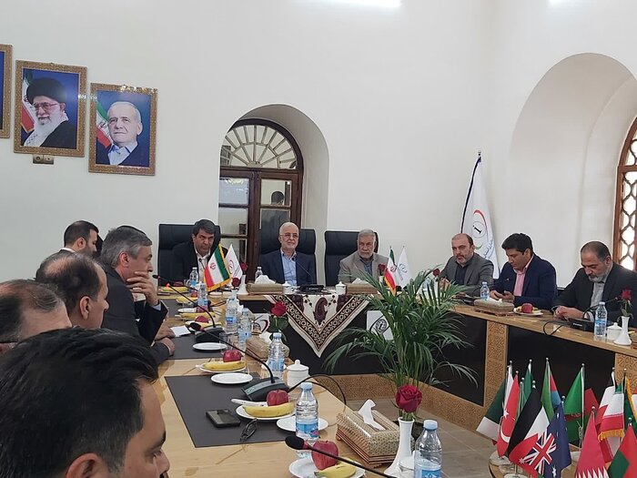 وزیر کشور:۷۰ هزار پروژه نیمه‌تمام در کشور داریم/ انتقاد از تملک ۵۱ کارخانه توسط بانک‌ها