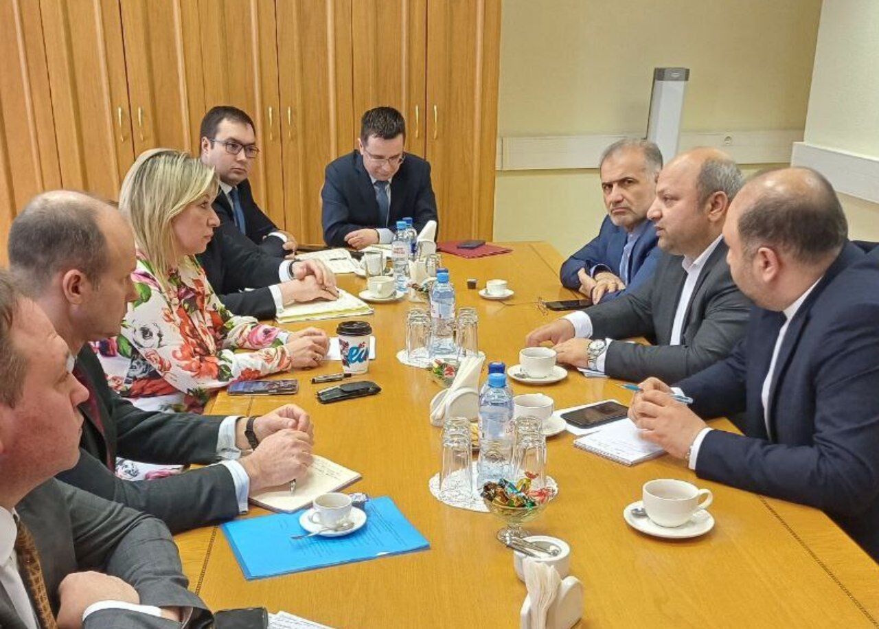 إيران وروسيا تؤكدان على تعزيز التعاون الإعلامي إيران وروسيا تؤكدان على تعزيز التعاون الإعلامي