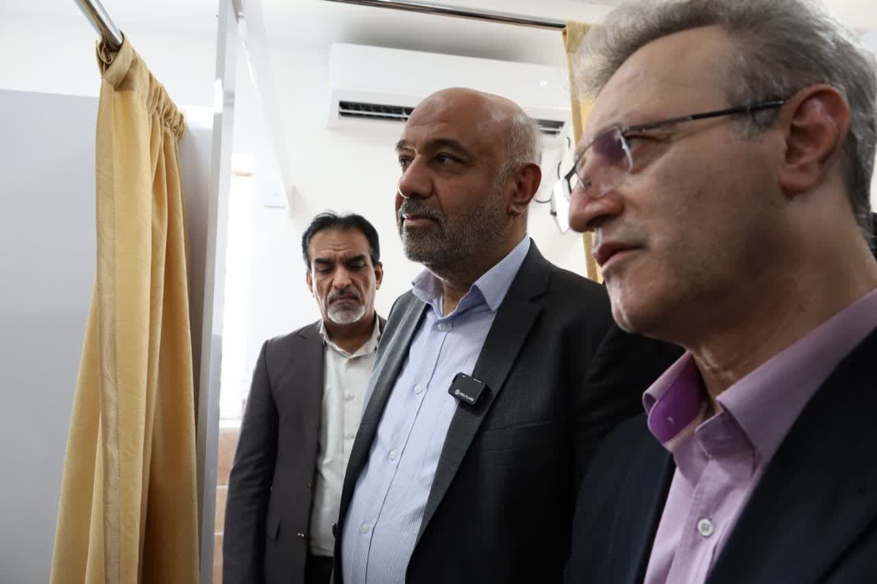مرکز جامع توانبخشی با حضور وزیر تعاون در قلعه‌گنج افتتاح شد 
