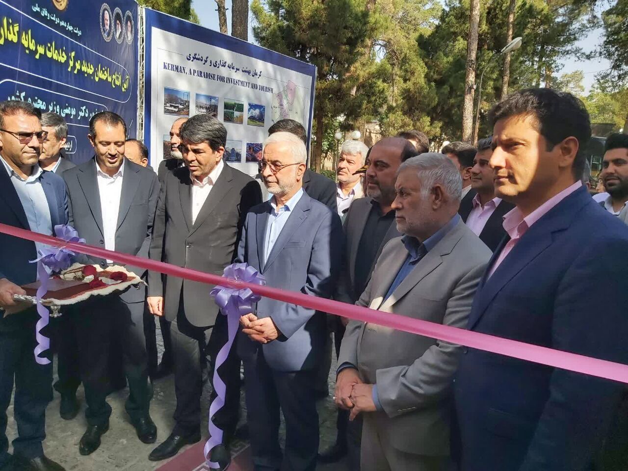 وزیر کشور ساختمان جدید خدمات سرمایه‌گذاری کرمان را افتتاح کرد