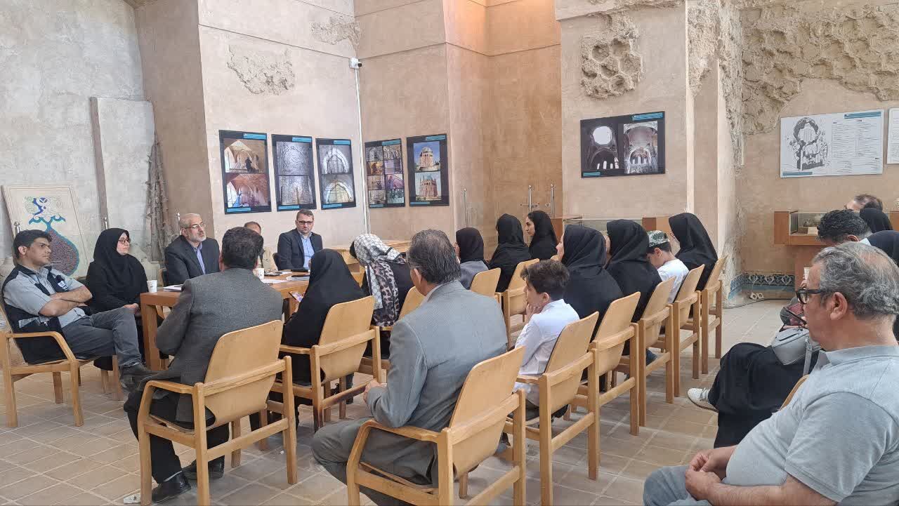 صادرات سالانه یک میلیون دلاری صنایع دستی از استان زنجان 