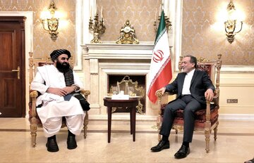 متقی و عراقچی بر گسترش همکاری‌ها و عودت تدریجی و عزتمندانه مهاجرین تأکید کردند