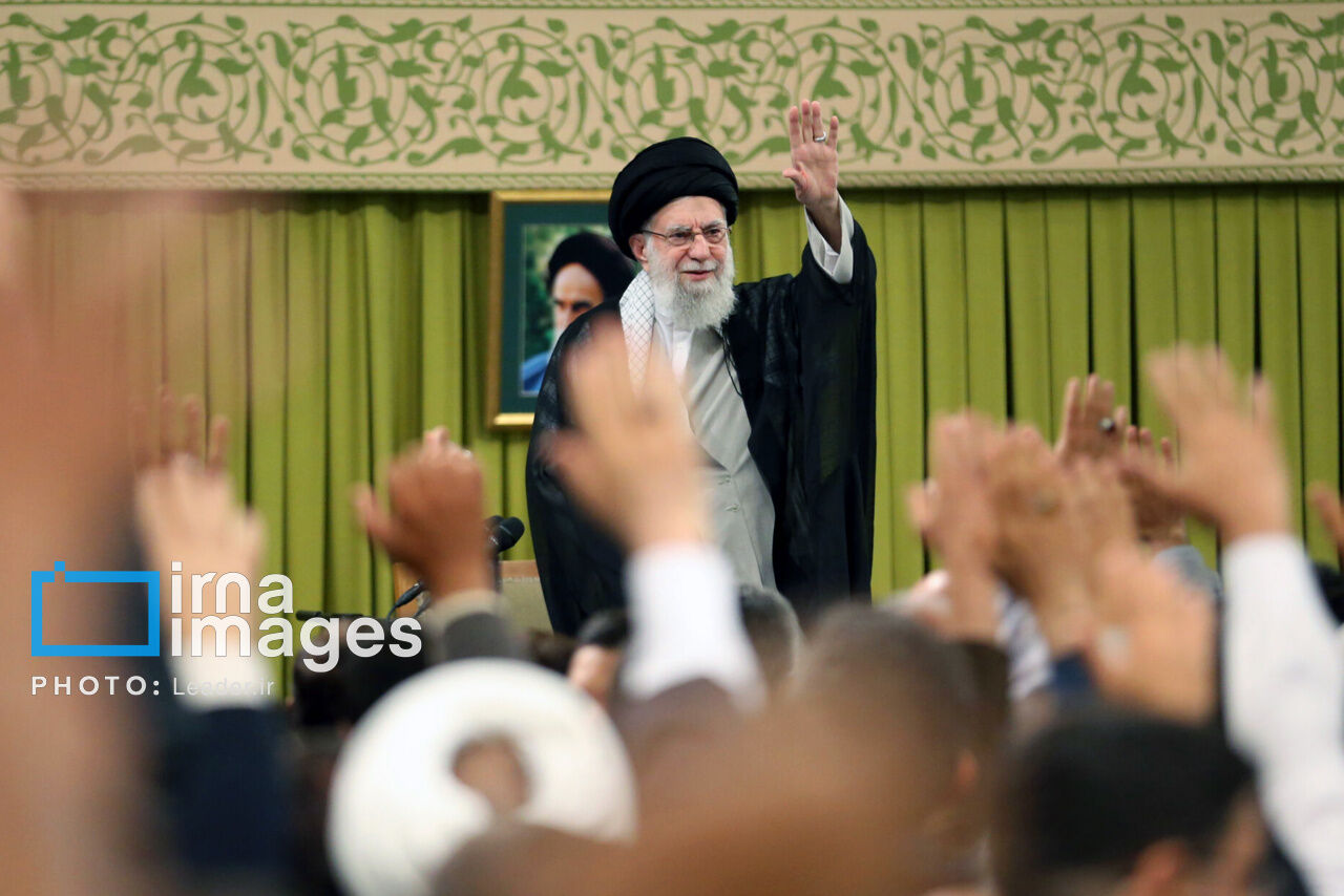 L'Imam Khamenei rejette l’idée de Trump d'instaurer une [Pax Americana] par la force dans la région