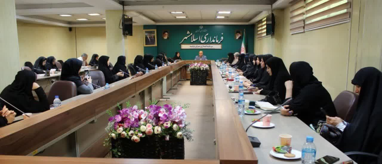 فرماندار اسلامشهر: از ظرفیت‌های توانمندسازی بانوان حمایت می‌شود