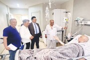 اسطوره بسکتبال در بیمارستان همسایه روشن شد/ عیادت قلعه‌نویی از ستاره‌های ورزش ایران