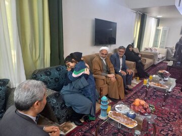 بازدید سخنگوی دولت از یک مرکز نگهداری کودکان بی سرپرست در طرقبه - شاندیز