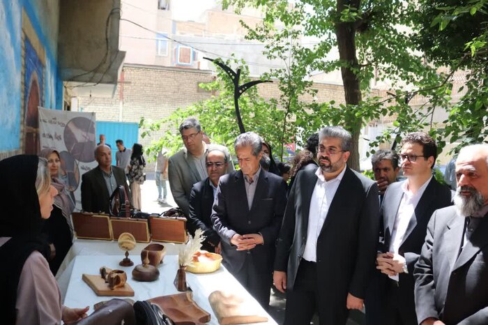 نمایشگاه صنایع دستی شهرستان قدس گشایش یافت