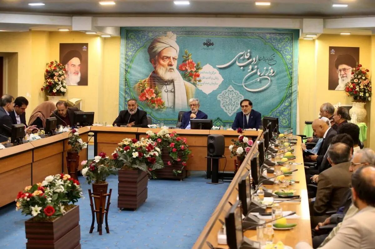 حدادعادل: فرهنگستان بدون رسانه موفق نخواهد شد/ «رزمایش» و «بالگرد» جا افتاد