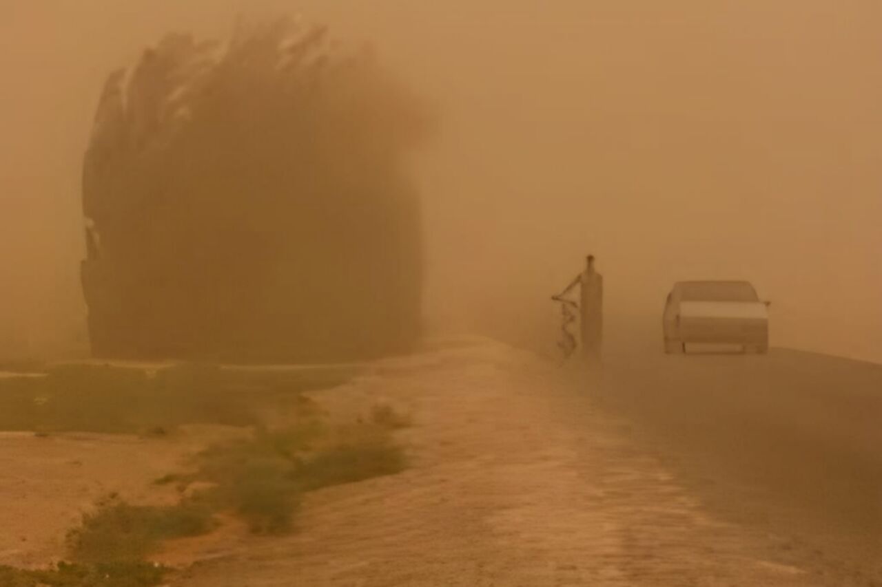سرعت طوفان در سیستان برای دومین روز متوالی از ۱۰۰ کیلومتر بر ساعت فراتر رفت