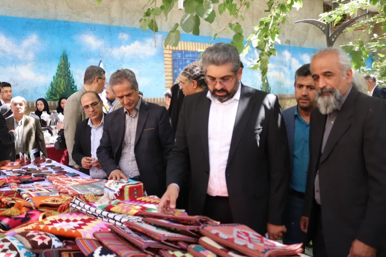 نمایشگاه صنایع دستی شهرستان قدس گشایش یافت