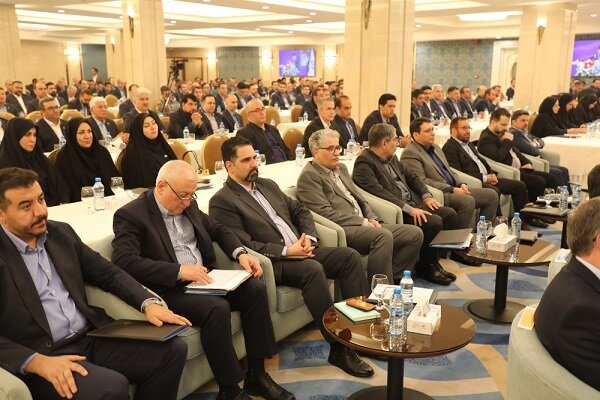 کارکنان موسسه اعتباری ملل، سرمایه‌ای ارزشمند برای تحول در نظام بانکی کشور