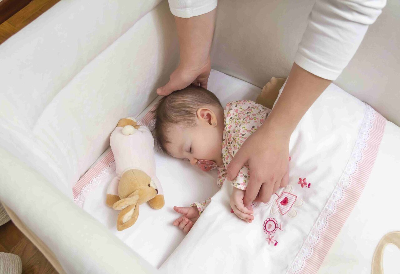 کودک از چه سنی باید در اتاق خود بخوابد؟