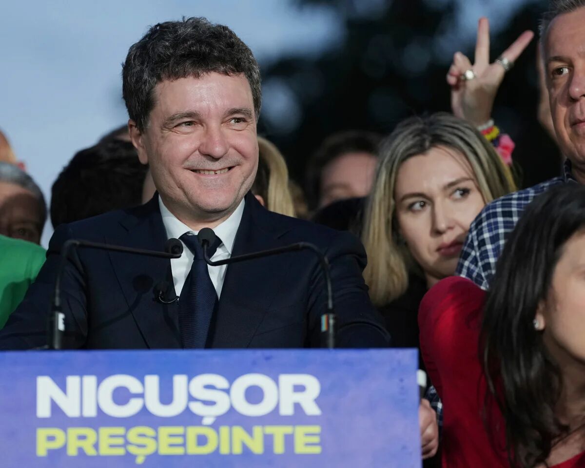 پیروزی نامزد میانهرو در انتخابات ریاست جمهوری رومانی پیروزی نامزد میانهرو در انتخابات ریاست جمهوری رومانی