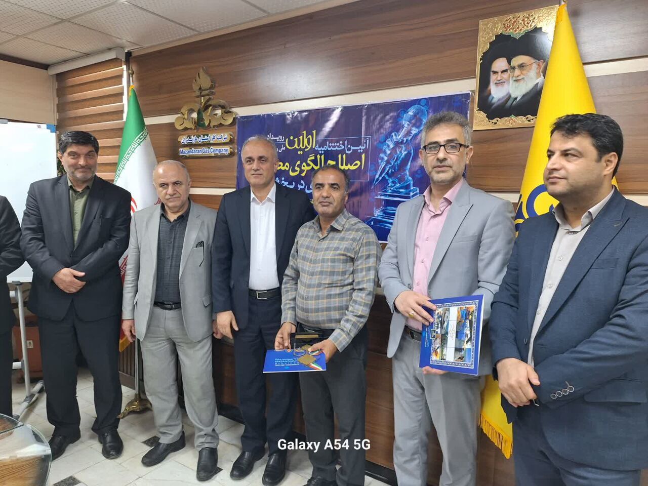 خبرنگار ایرنا در مازندران رتبه برتر جشنواره ملی رسانه‌ای اصلاح الگوی انرژی گاز را کسب کرد