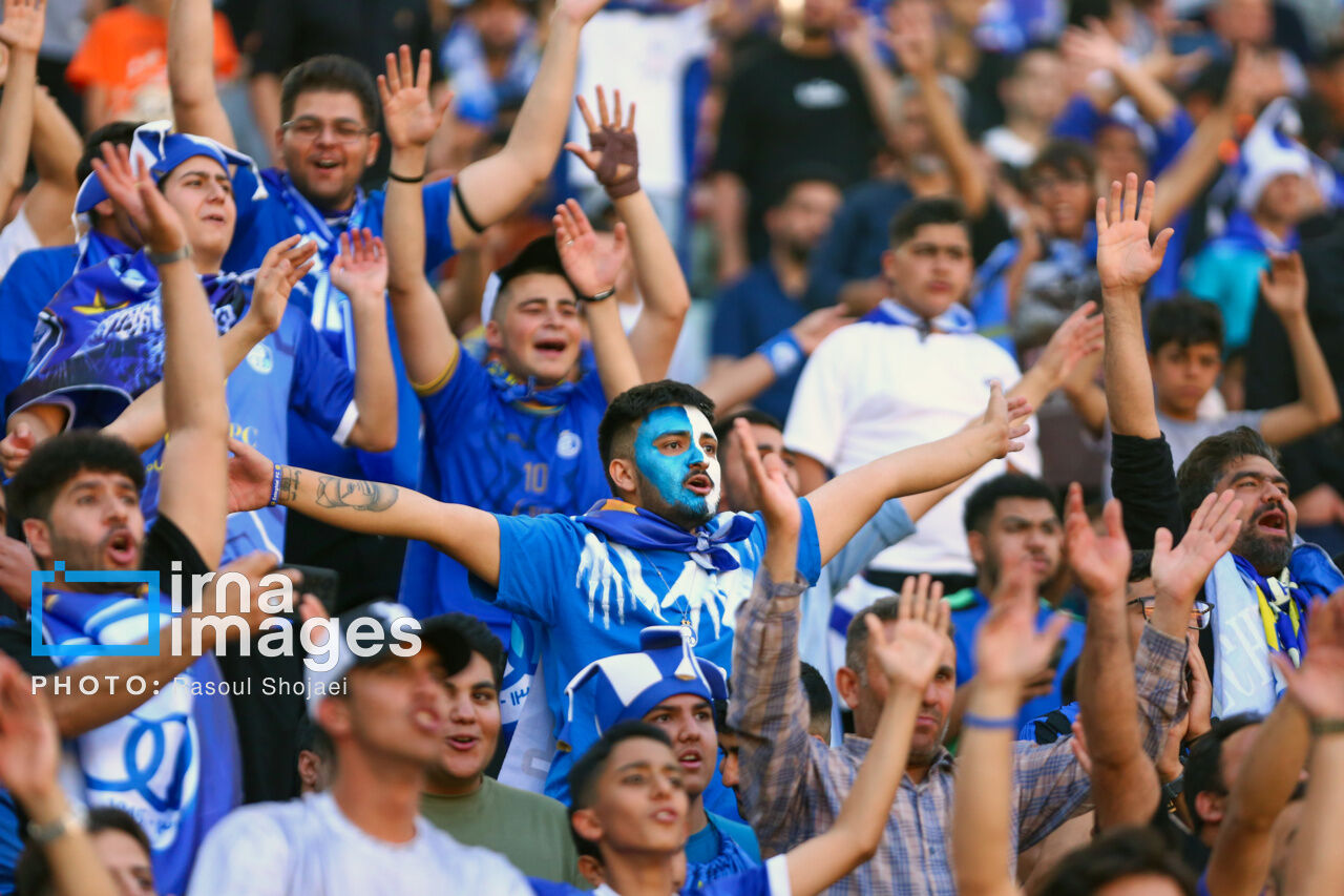 فیلم؛ استقبال عجیب از بازی استقلال و فولاد خوزستان