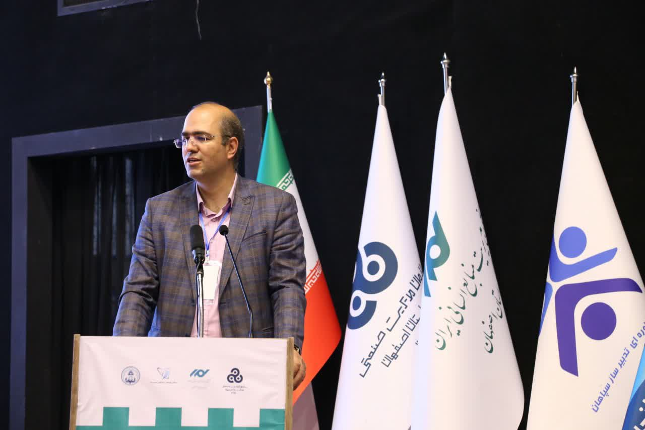دانشگاه‌ها از تربیت نسلِ قابلِ جایگزین با فناوری پرهیز کنند