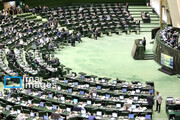 El Parlamento iraní condena la acción del Parlamento británico contra el CGRI